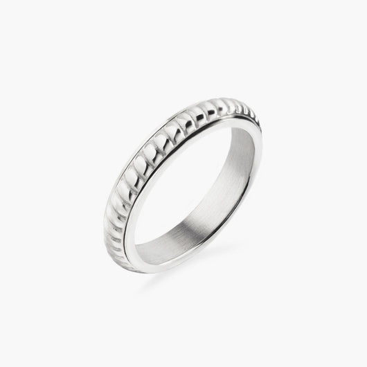 silver spinning pleated ring