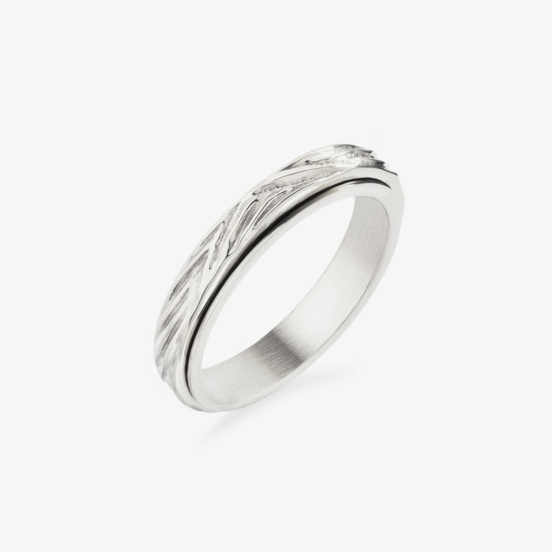 silver spinning molten ring
